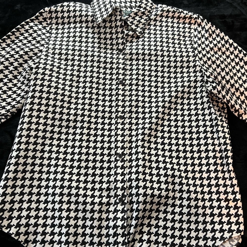 Ralph Lauren Women’s No Iron Button Down - Excellent Condition - Size Large